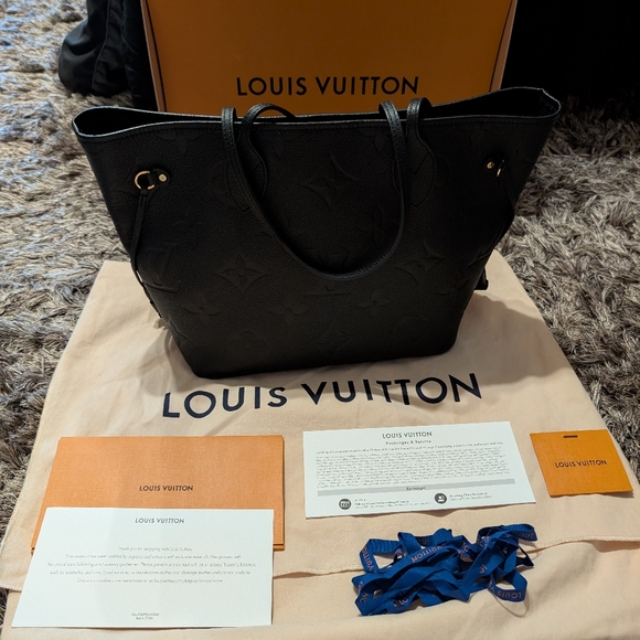 Louis Vuitton Neverfull MM Empreinte Monogram Black Leather Tote NWT - Picture 7 of 16